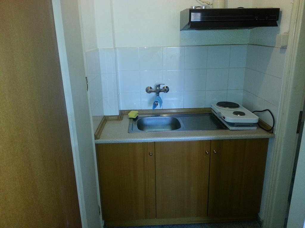 Efstathiou Mihail Studios And Apartments Стомио Номер фото