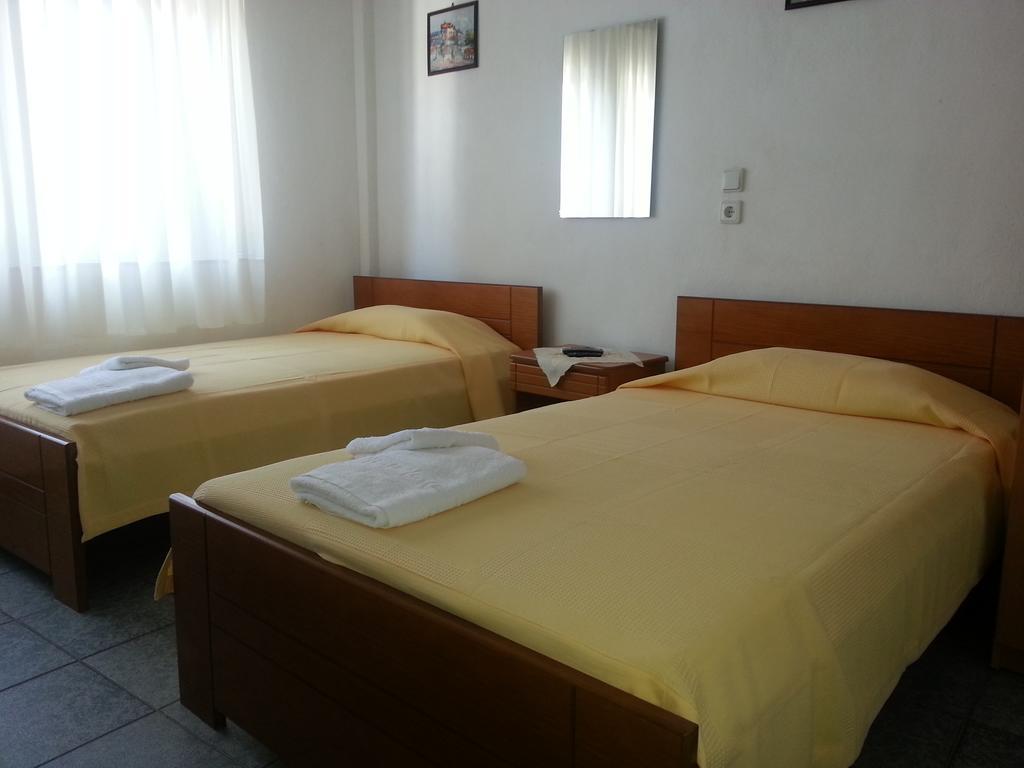 Efstathiou Mihail Studios And Apartments Стомио Экстерьер фото