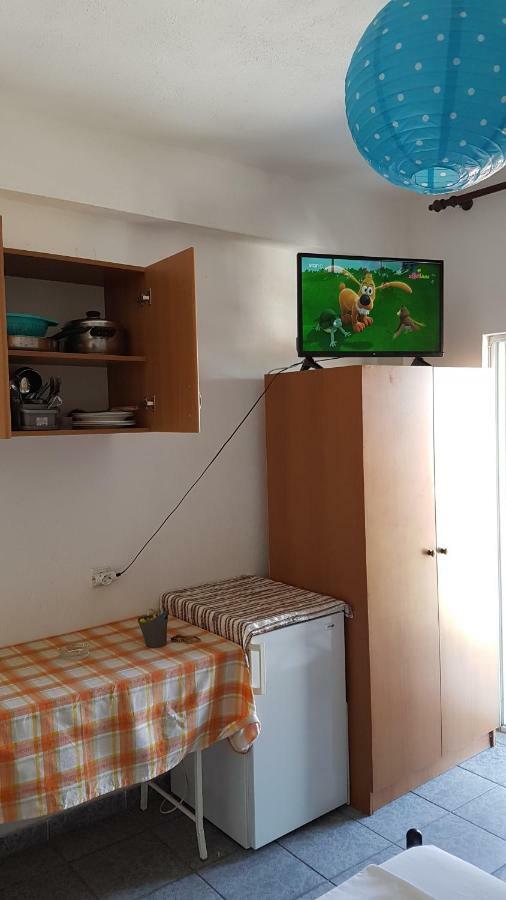 Efstathiou Mihail Studios And Apartments Стомио Экстерьер фото